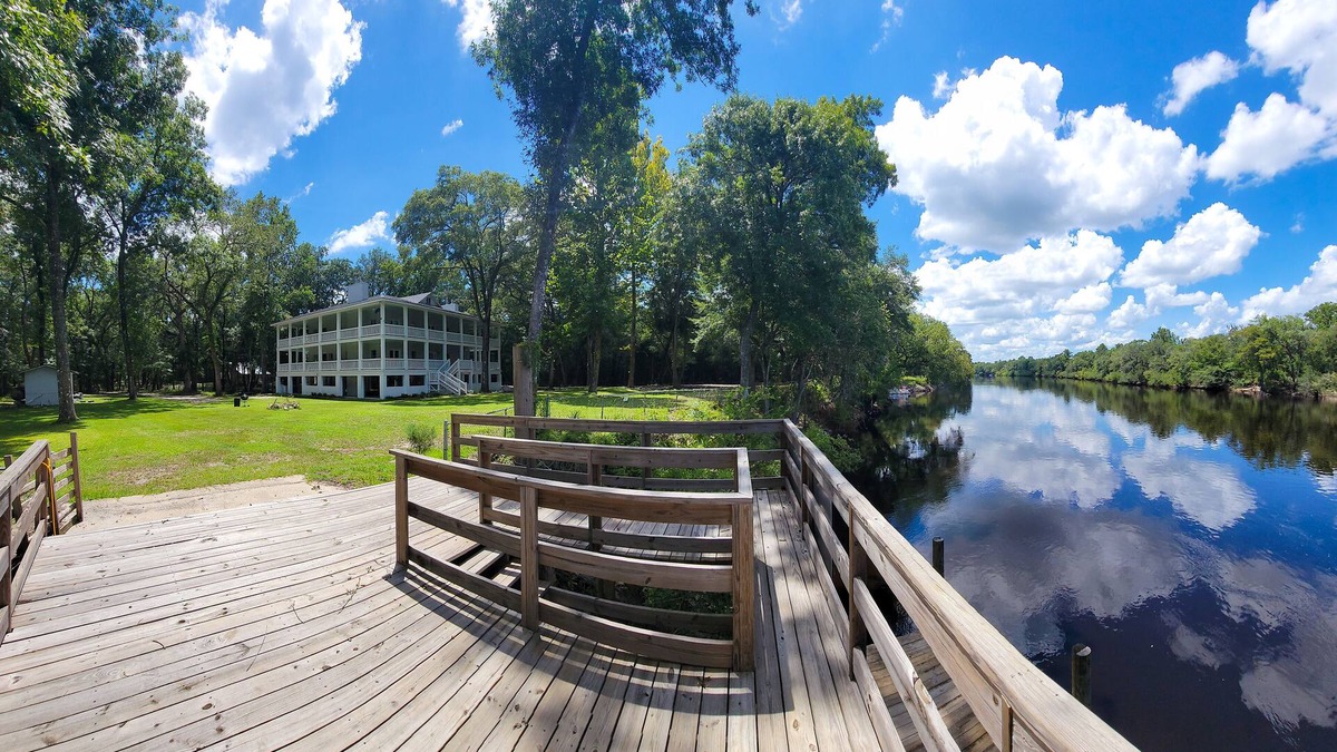 Bell House | Peaceful property on the historic Suwannee River.
