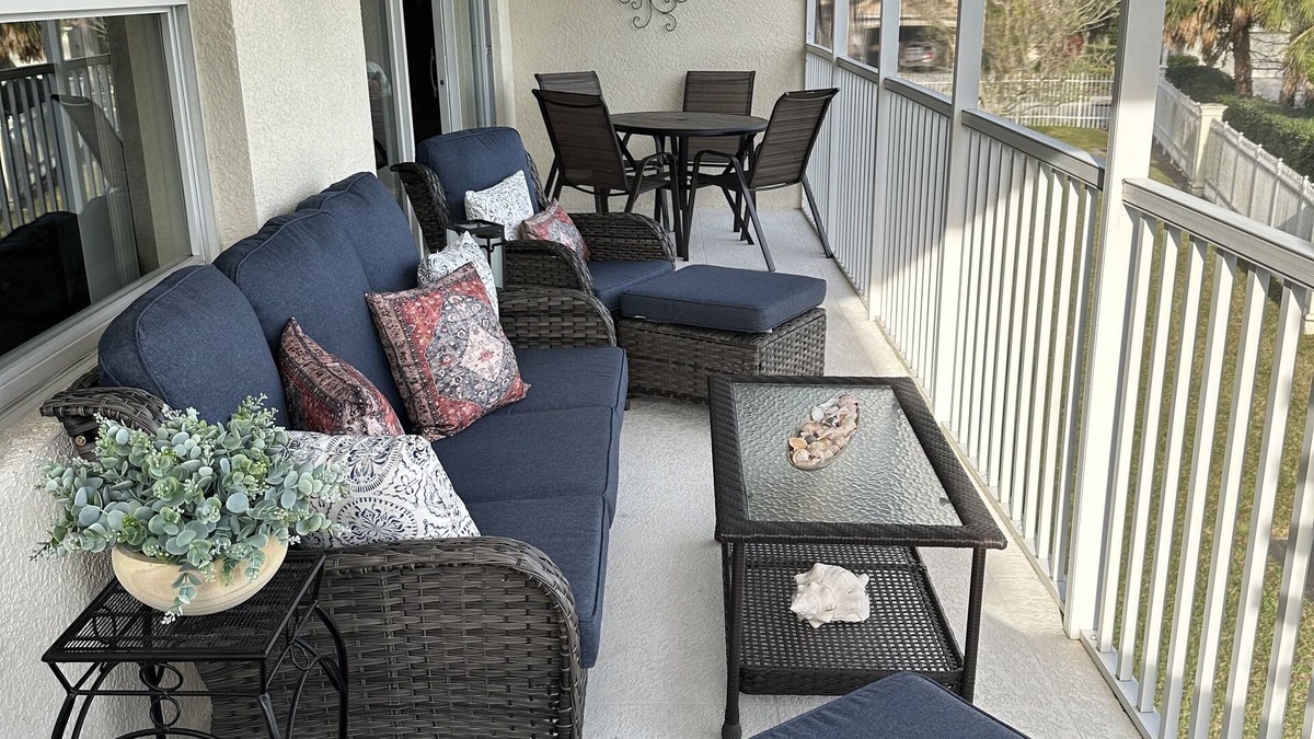 Braden River House | Peaceful & Quiet 2bed/2bath condo, on 1st green, pool, tennis/pickle ball & golf