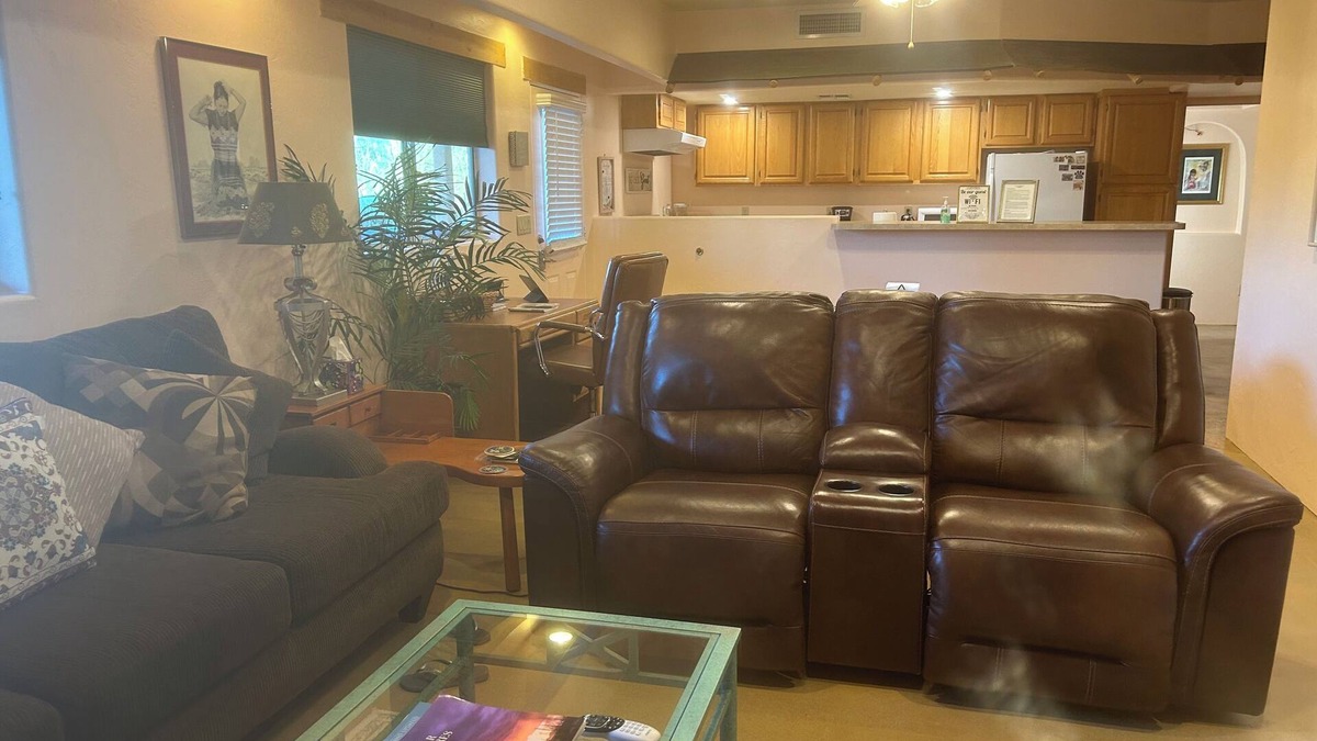 Bridlewood West House | Peaceful Quiet Home In The Desert