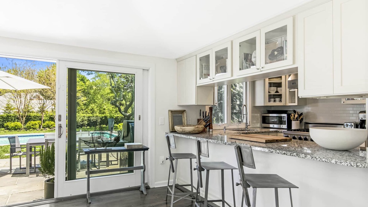 Tuckahoe House | Peaceful Quiet Updated Modern Home