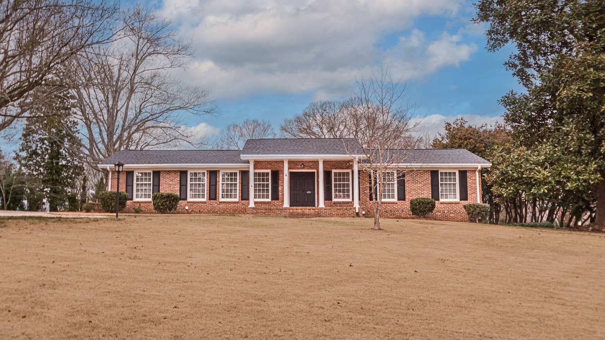 Mauldin House | Peaceful Ranch Home - 4BR/3BA