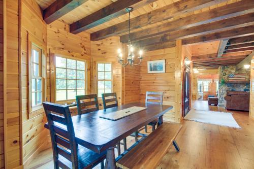 Spottswood House | Peaceful Raphine Cottage with Deck and Fireplace!