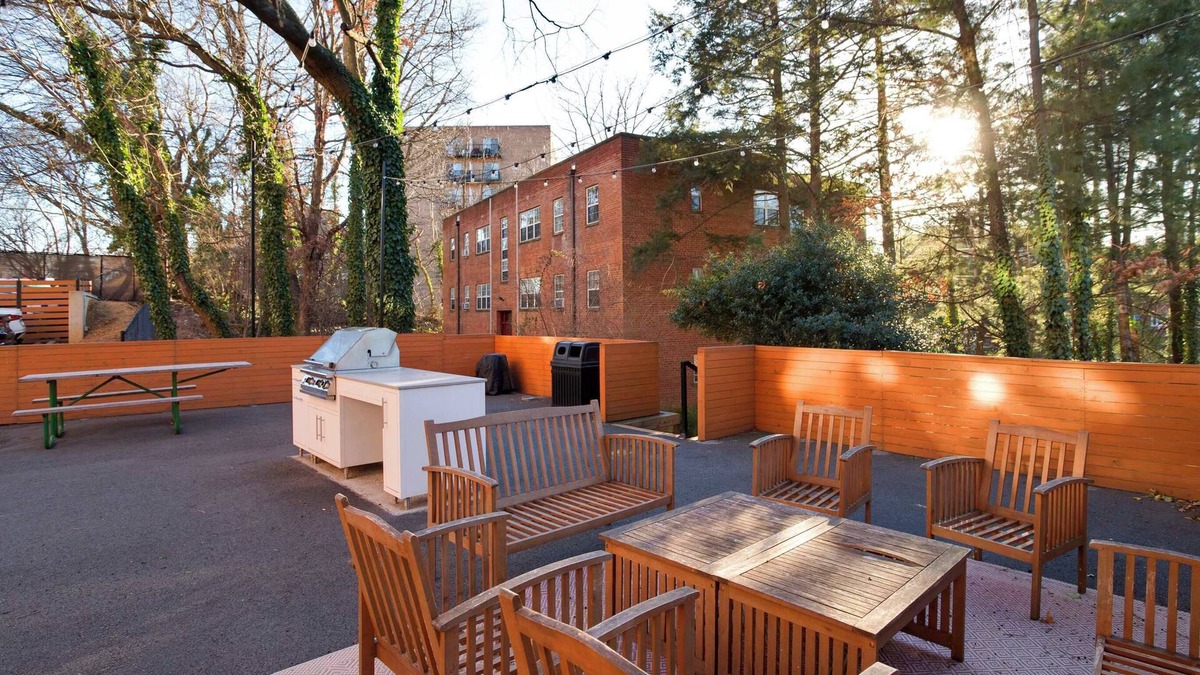 Radnor - Fort Myer Heights Apartment | Peaceful & Relaxing Apt For Your Trip!