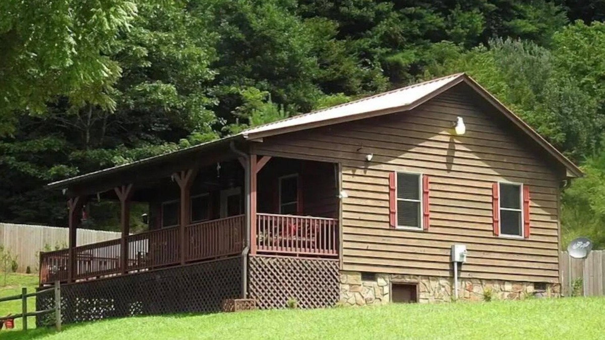 Galax Cabin | Peaceful & Relaxing Creekside Cabin Book 3 Nights Get 1 Night Free Book 7/Get20%