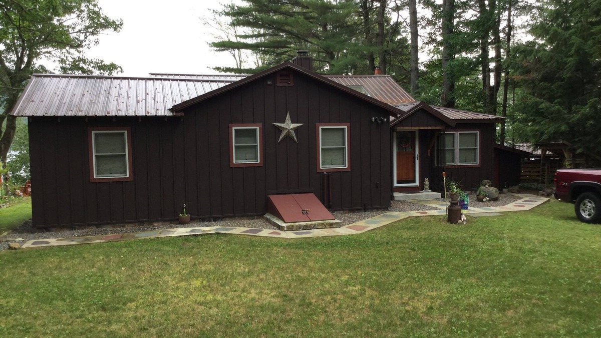 Day House | Peaceful relaxing getaway on the Great Sacandaga Lake.