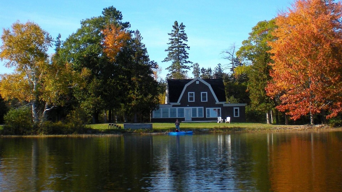 Franklin House | Peaceful, relaxing, lakefront getaway