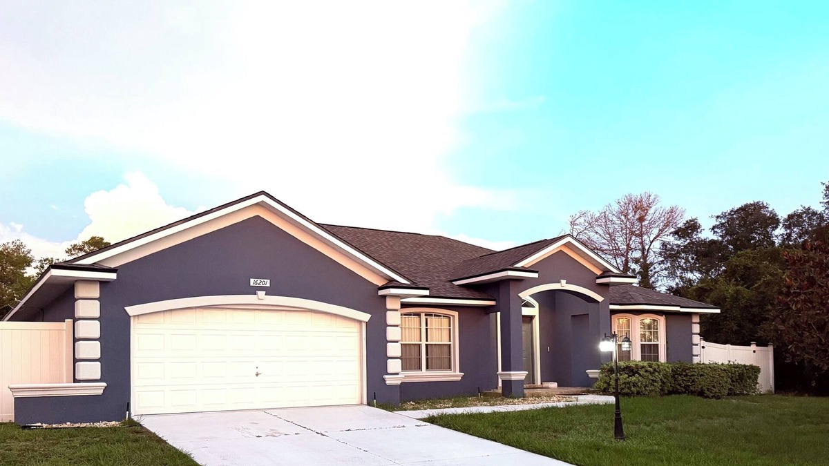 Ocala House | Peaceful, Relaxing & Quiet Home With A Private Fenced Yard In Ocala-Pet Friendly