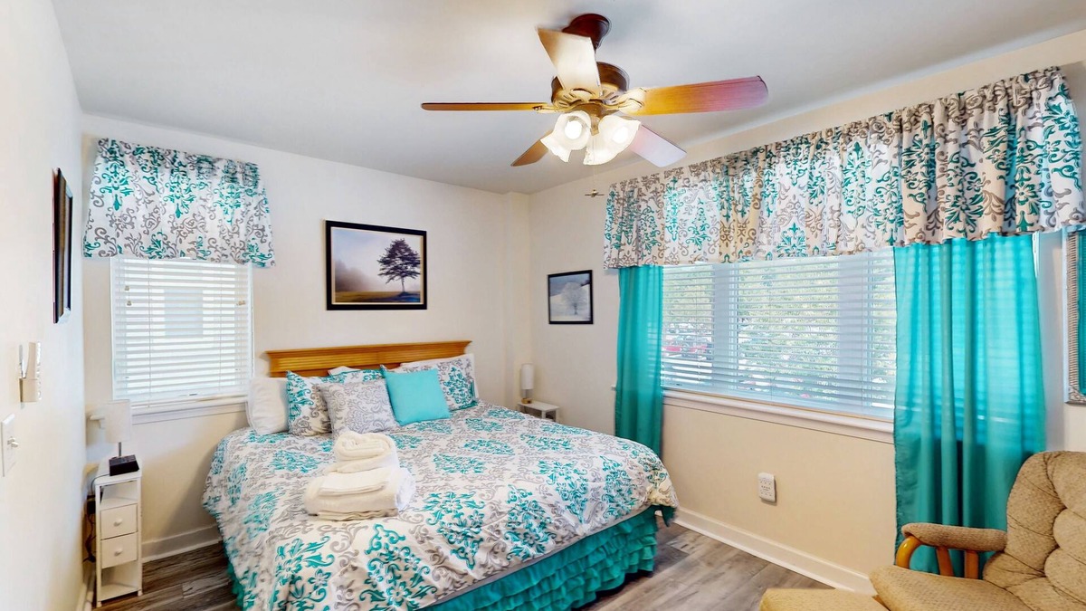 Huddleston Apartment | Peaceful resort studio with shared pool, hot tub, beach, game room & lake access