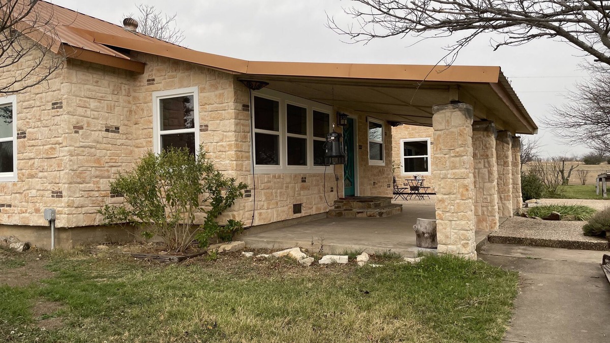 Weatherford House | Peaceful Rest Ranch - Escape the Ordinary