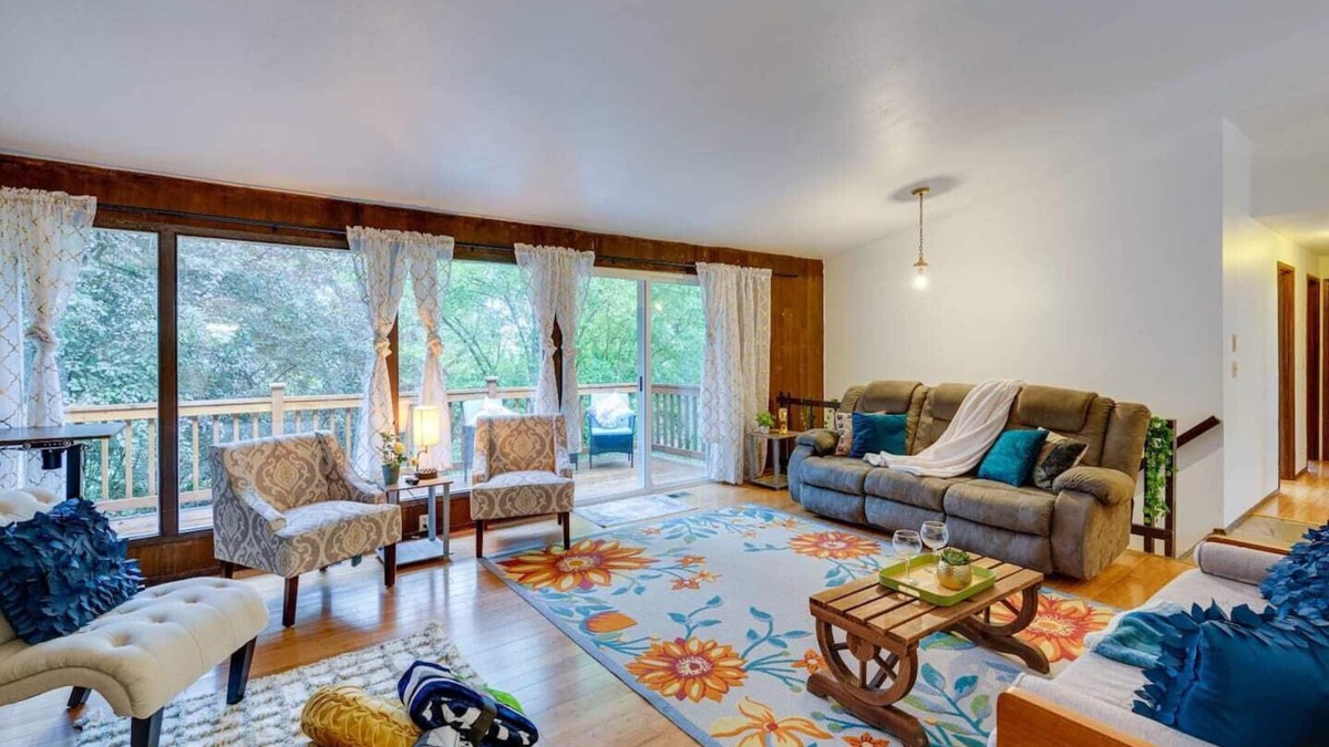 Lake Forest Park House | Peaceful Retreat Serene Lake Forest Park House