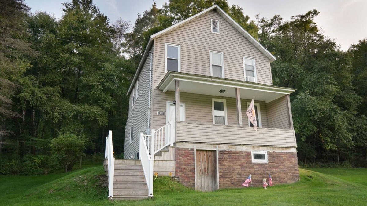 Spangler House | Peaceful retreat in the woods | 3br | King bed