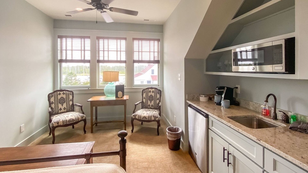 Oriental Hotel | Peaceful Retreat in Coastal NC - River Dunes