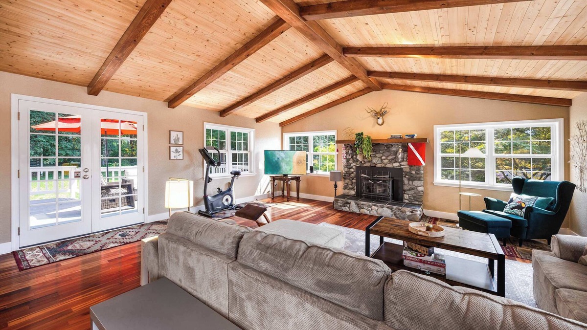 Woods Creek House | Peaceful Retreat - Near Highways, Parks, & 590sf Deck!