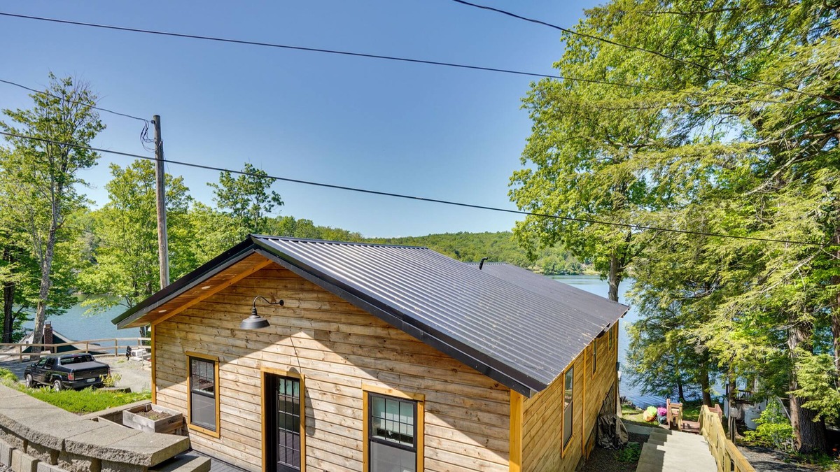 Averill Park House | Peaceful Retreat on Burden Lake w/ Deck & Kayaks!