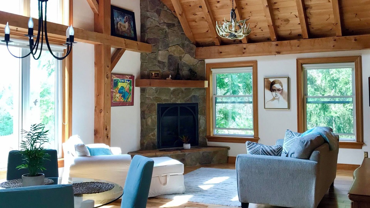 Mono Cottage | Peaceful retreat on 10 acres of wildflowers and trees, beside Mono Cliffs park.