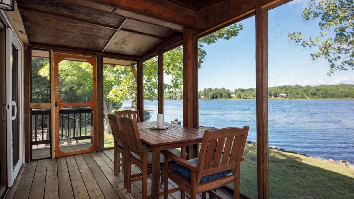 Gilmanton House | Peaceful retreat on the shores of Shellcamp Pond