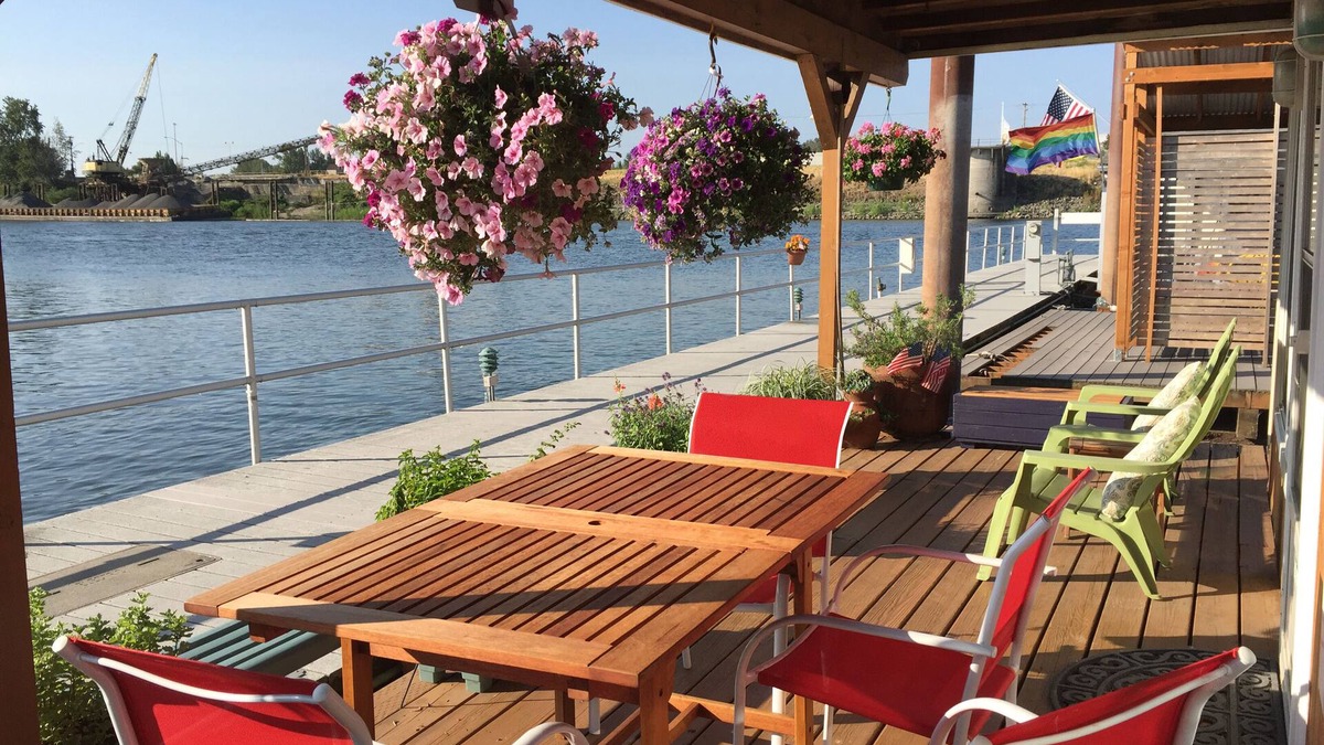 Hayden Island Boat Rental | Peaceful Retreat on the Columbia in the Heart of the Portland Vancouver Area