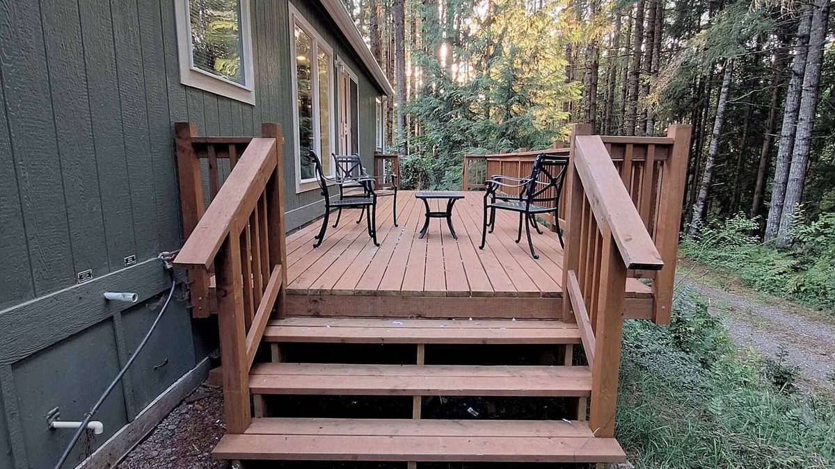 Clatskanie House | Peaceful Retreat on a 30 Acre Tree Farm