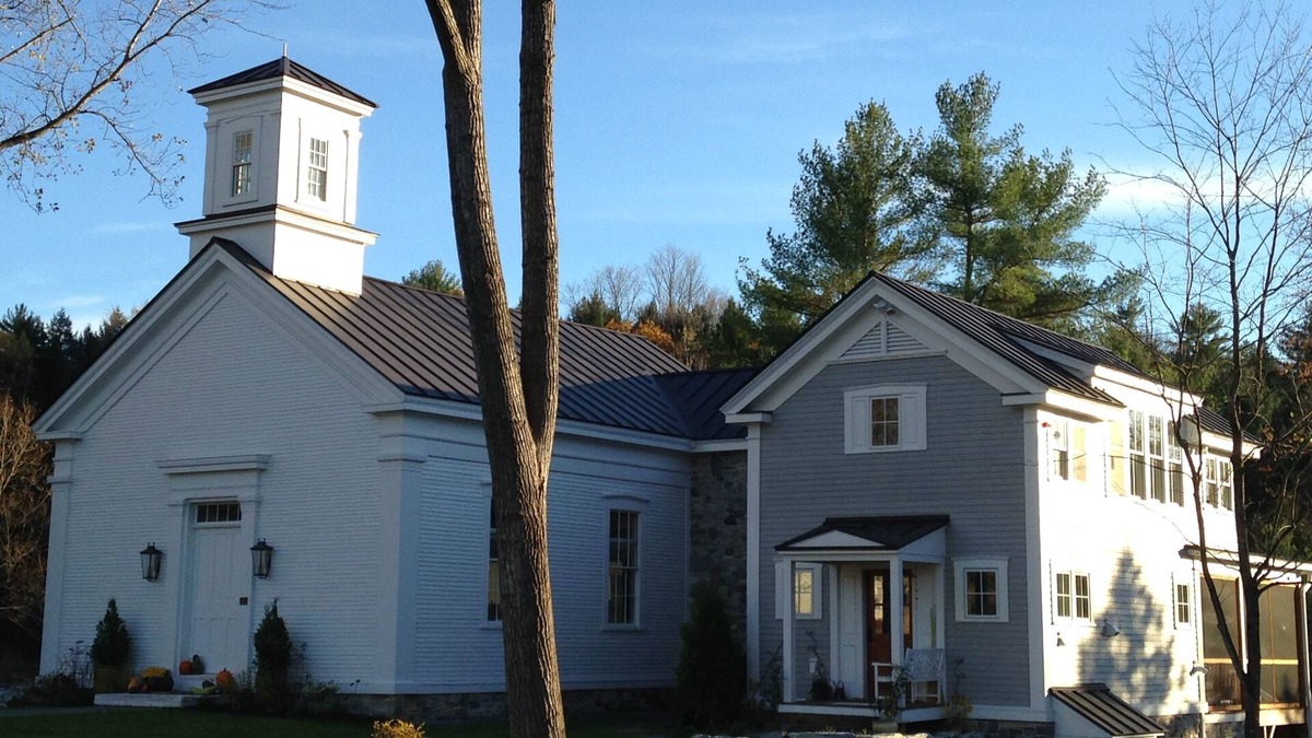 New Haven House | Peaceful riverfront elegance
