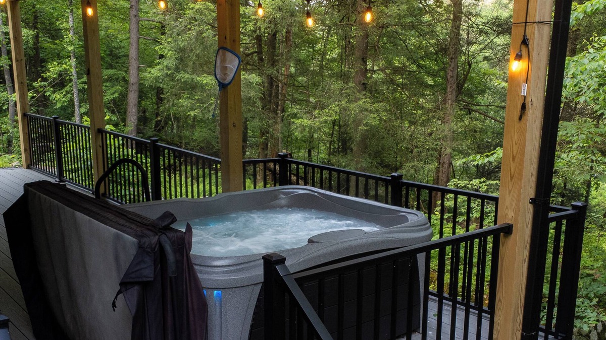 Bruceton Mills Cabin | Peaceful Riverside Cabin with Hot Tub. Near WVU & Cheat Lake. Sleeps 10