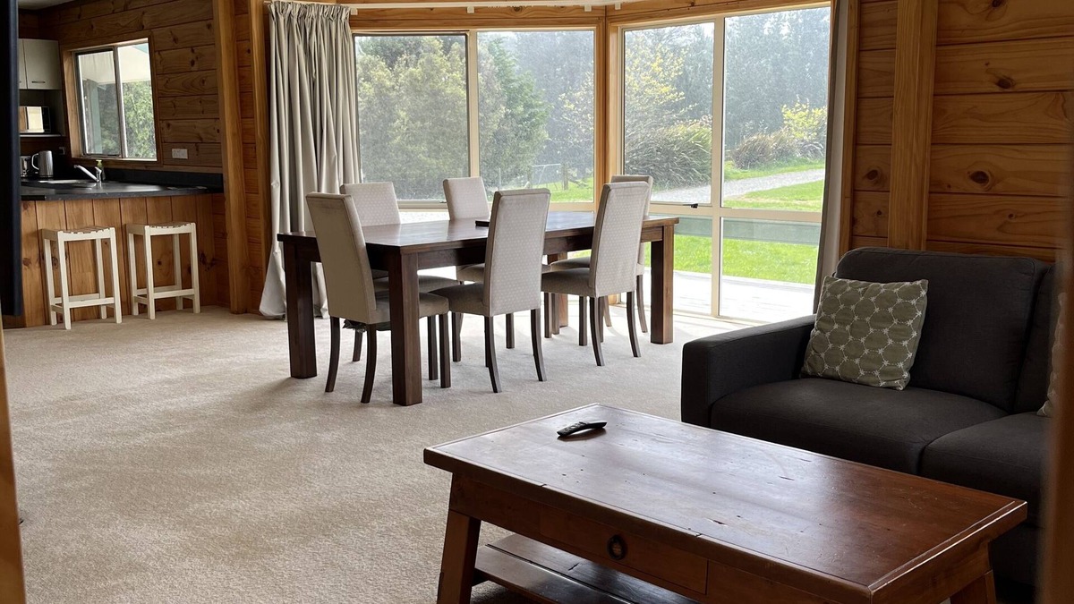 Pongaroa House | Peaceful Rural Farmhouse with beautiful farmland views