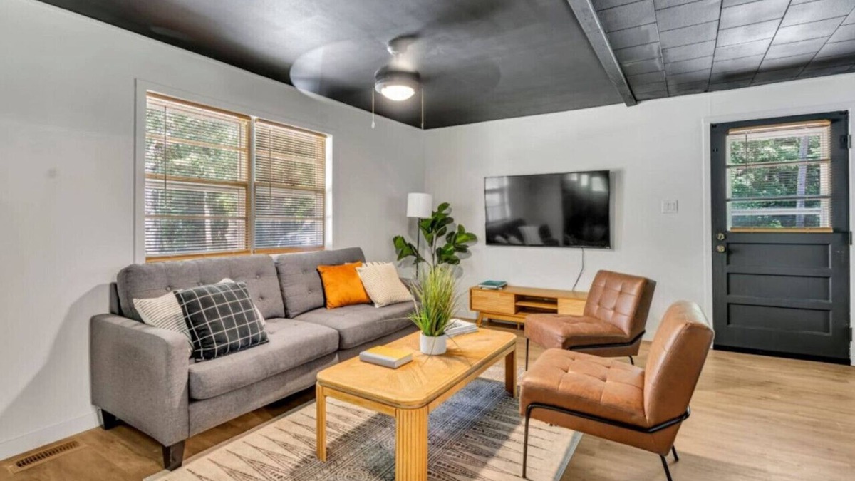 Inglefield Apartment | Peaceful Rural Retreat