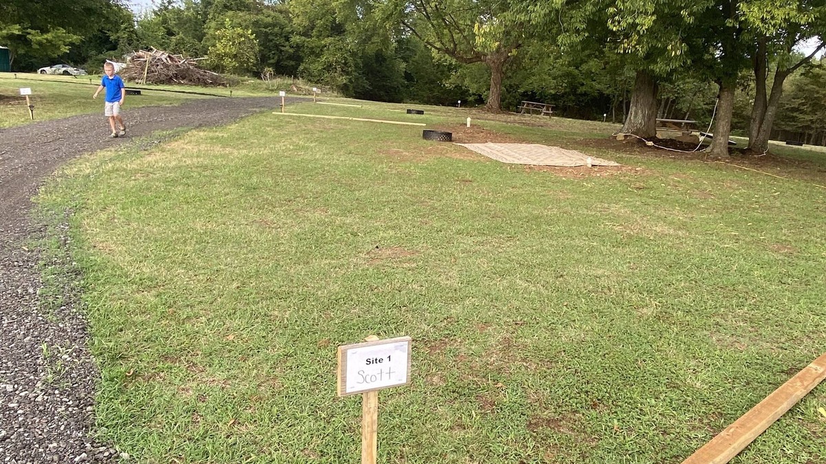 Alton RV Rental | Peaceful RV site Full Hookup on 175acre Farm