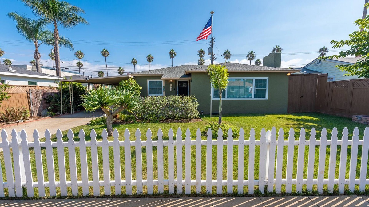 South Oceanside House | Peaceful Seaside Beach Bungalow
