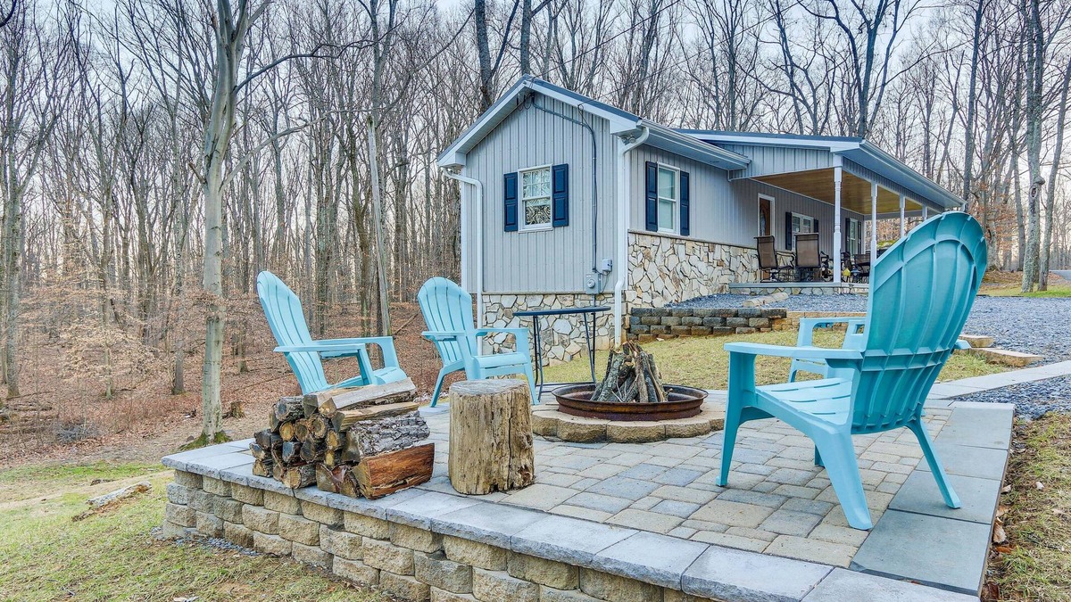 Knoxville House | Peaceful & Secluded Knoxville Retreat w/Deck