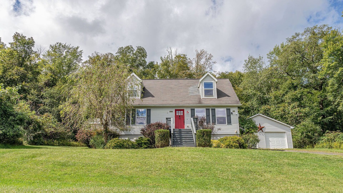 Olivebridge House | Peaceful, Secluded Olivebridge Cottage. Huge Garden with Fire Pit. Pet Friendly