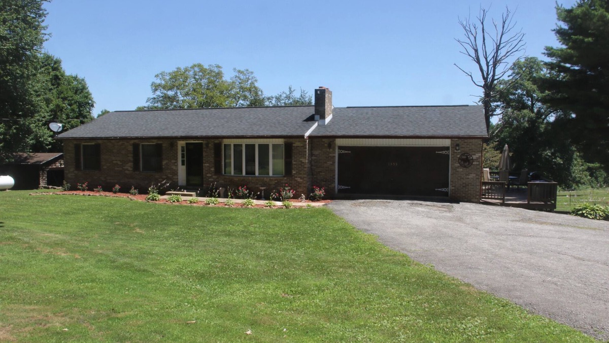 Rossville House | PEACEFUL SECLUSION, YET ONLY 5 MINUTES FROM INTERSTATE 83!