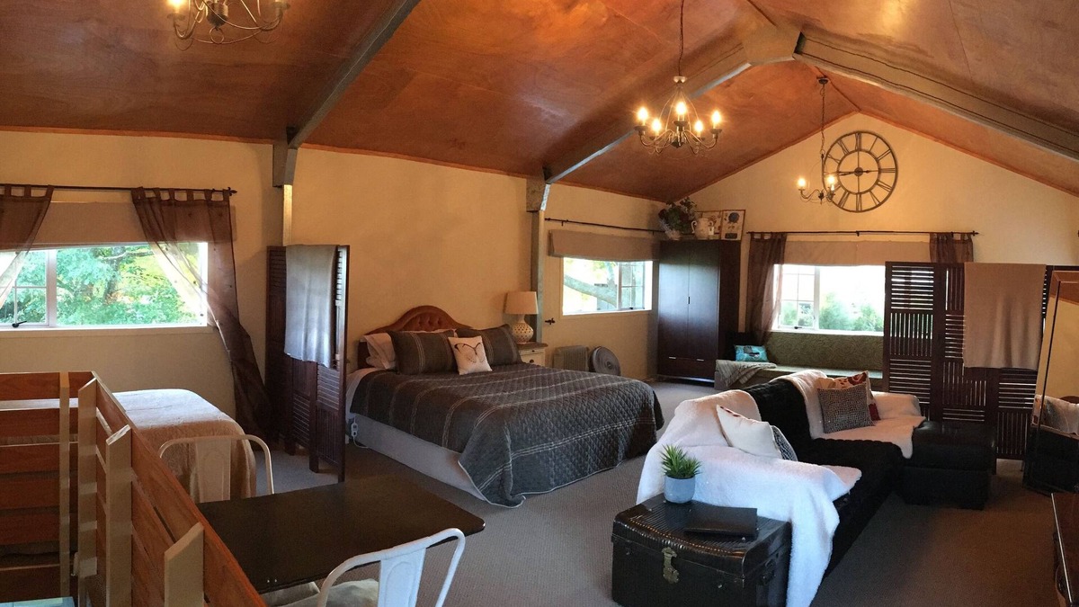 Pukeatua Cottage | Peaceful self contained unit set in the country