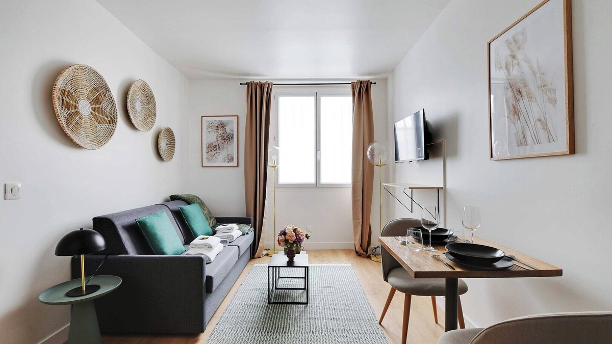 17th Arrondissement Apartment | Peaceful Studio -2P- Moulin Rouge