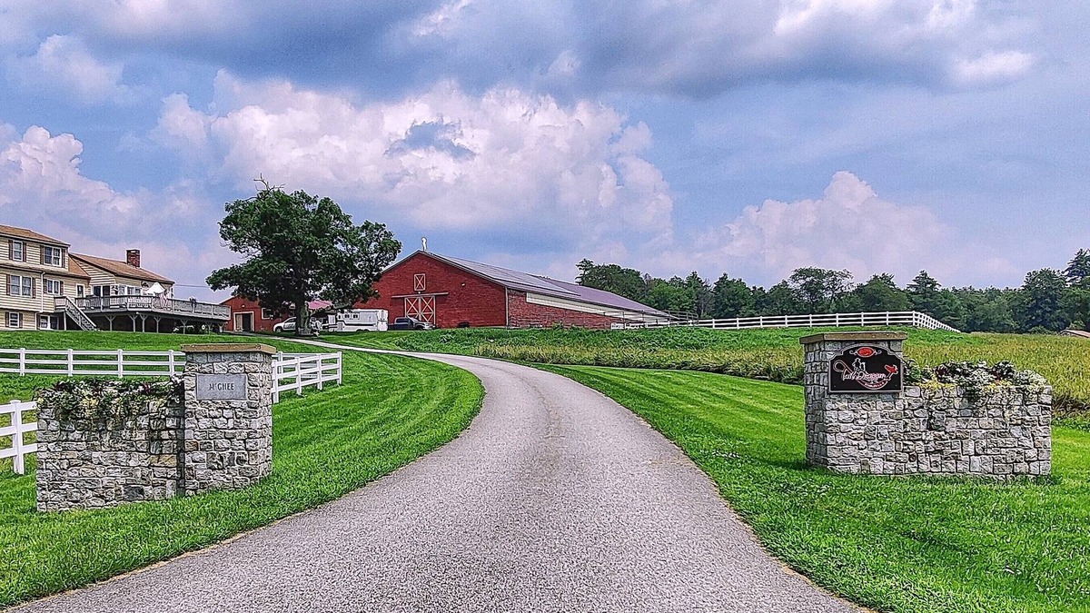 New Gloucester Apartment | Peaceful Studio on Horse Farm - Hike, Relax, Explore!