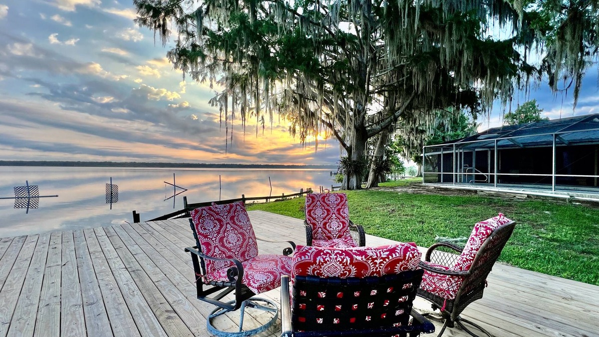 Lake Panasoffkee House | Peaceful & stylish pool home with gorgeous lake views