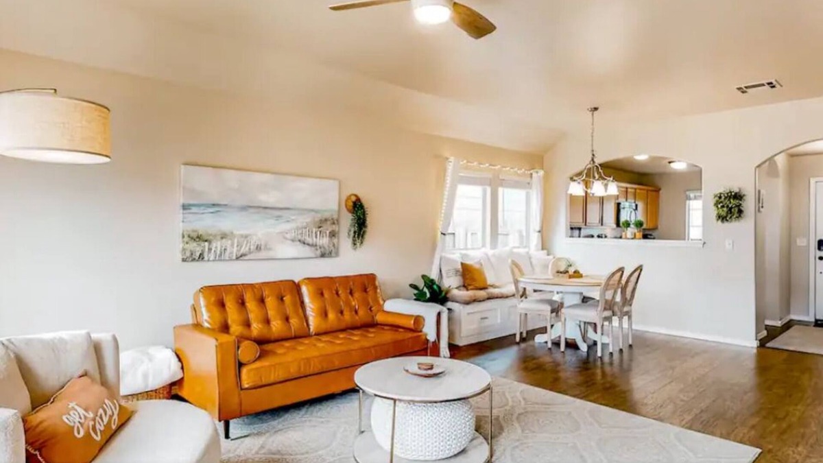Broken Arrow House | Peaceful Suburban Living in Broken Arrow with Hot Tub for Relaxation.