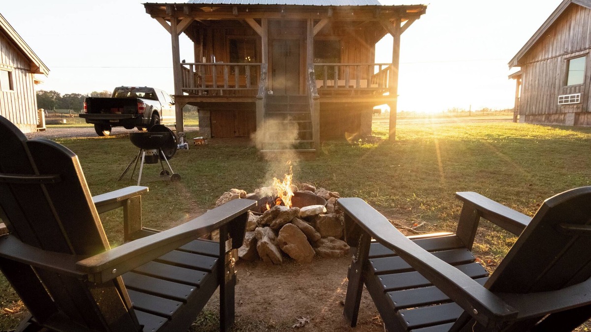 Smithville Cabin | Peaceful Tiny Creekside Cabin Near RockIslandStatePark and CenterHillLake