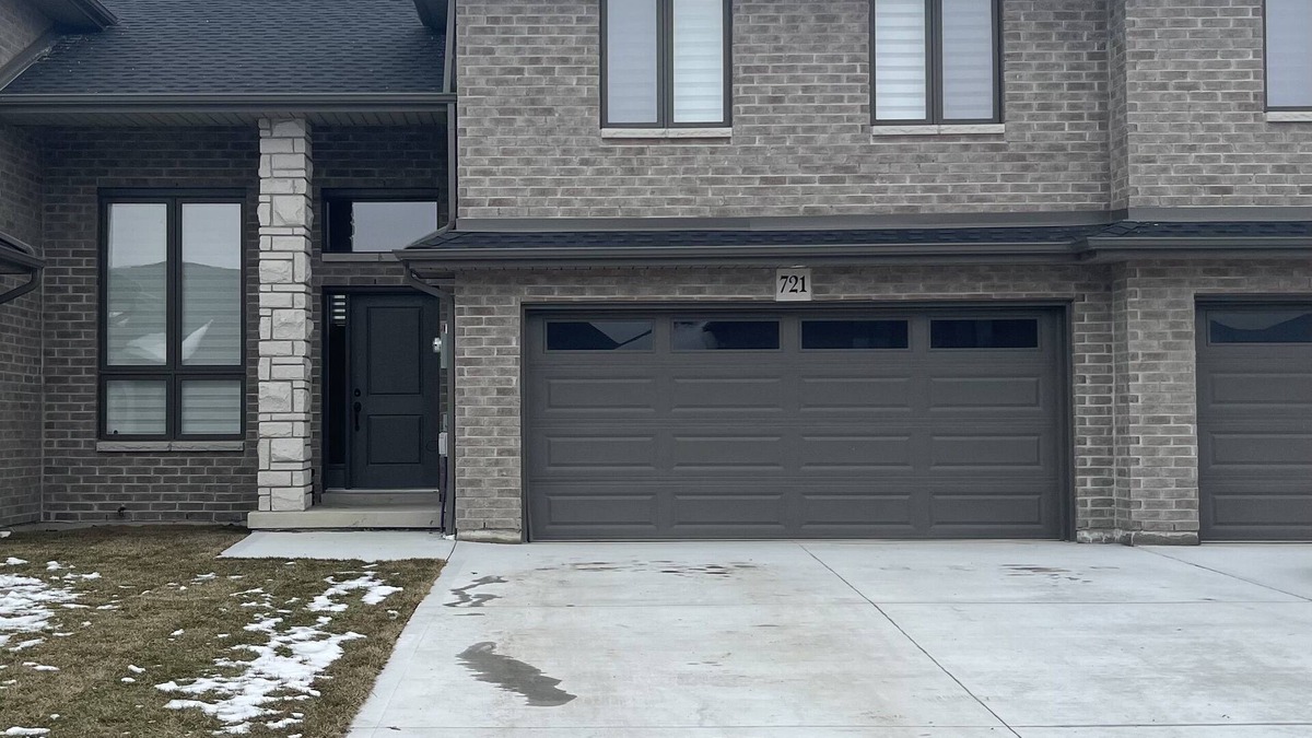 Lakeshore House | Peaceful Townhome