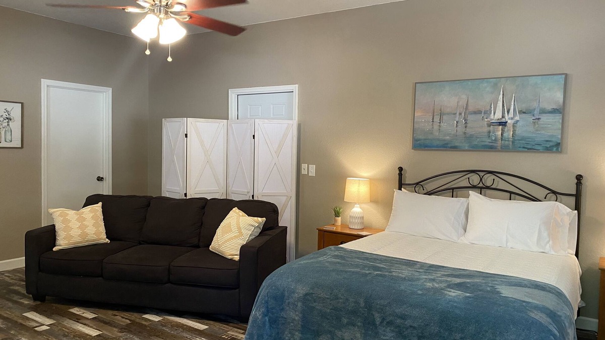 Evening Shade Apartment | Peaceful updated studio near Lake Tenkiller