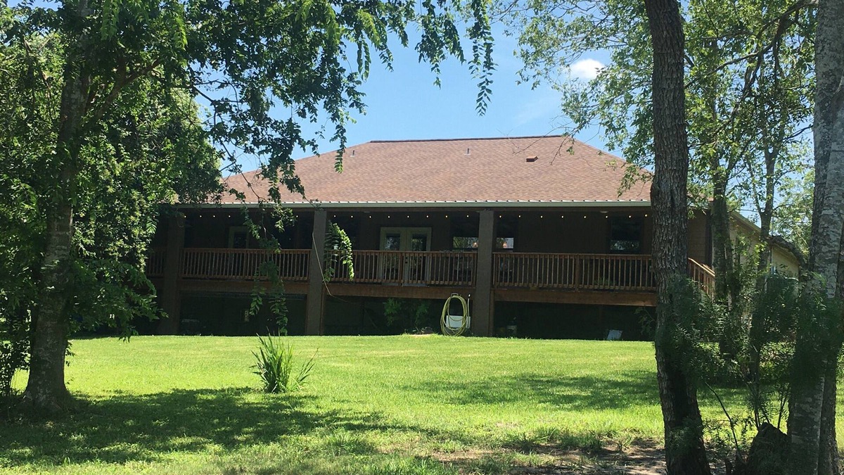 Victoria House | Peaceful Victoria Home ,7min from Downtown , EV Charger