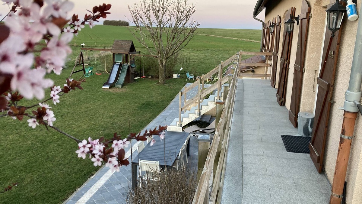 Roussy-le-Village Villa | Peaceful villa with swimming pool 20 minutes from Luxembourg City