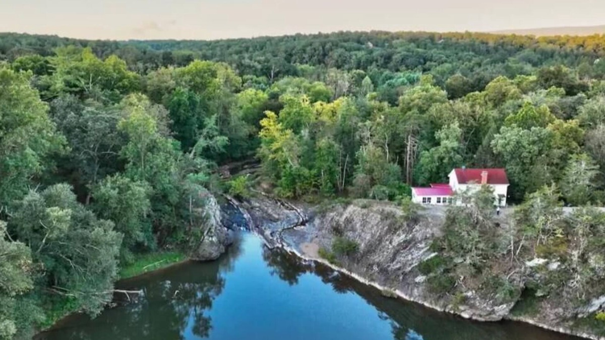 Berkeley Springs Cottage | Peaceful Waterfall House - n2 bedroom hidden treasure