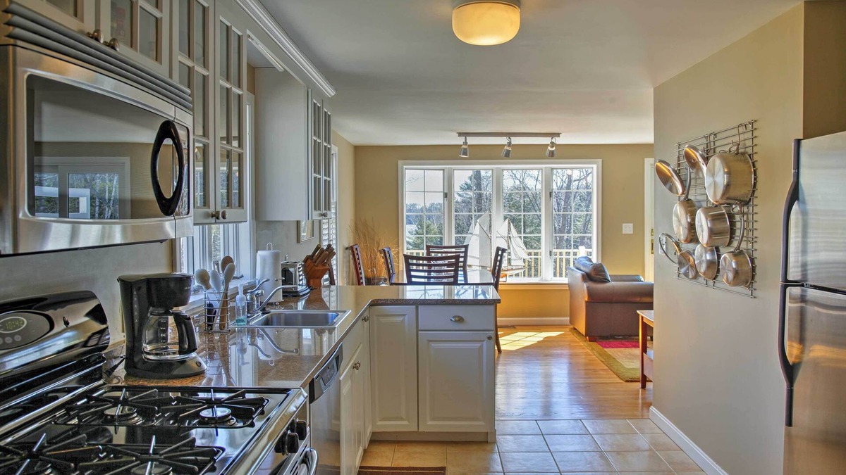 Freeport Apartment | Peaceful Waterfront Apt w/Deck, 22 Mi to Portland