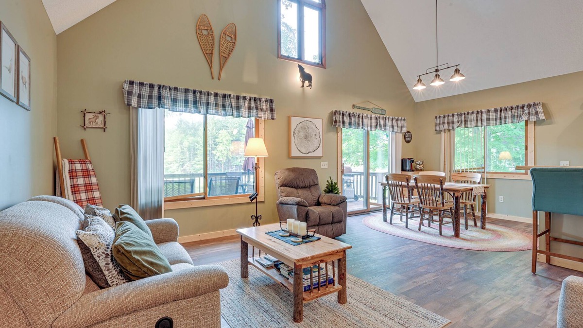 Alger Cabin | Peaceful Waterfront Cabin on Tittabawassee River!