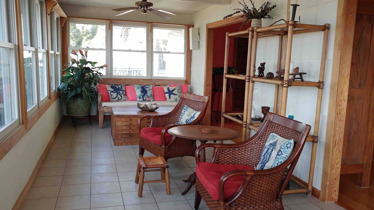 Old Homosassa House | Peaceful Waterfront Home, Daily Sunset, Dock, 3 Min to Boat ramp & Gulf Access