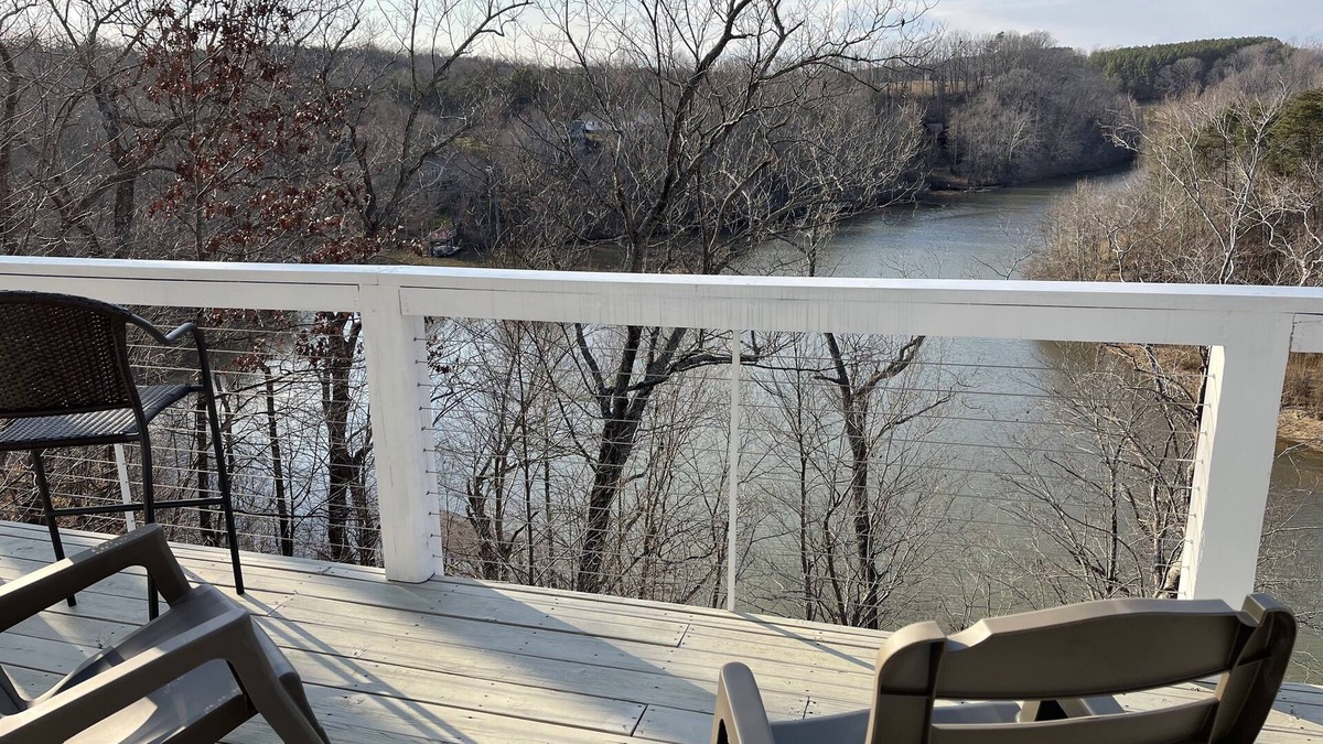 Wirtz House | Peaceful waterfront house with a view