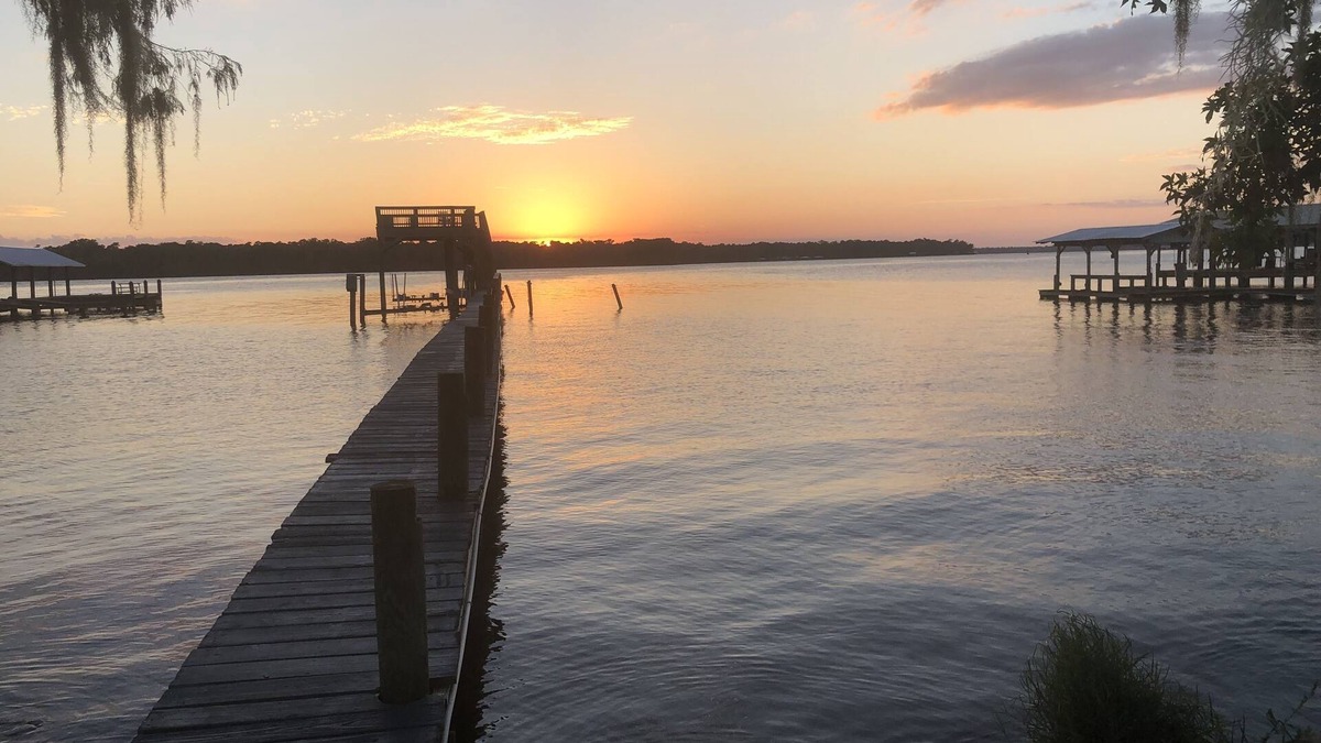 Georgetown House | Peaceful Waterfront Home on St. Johns with large porch and dock.