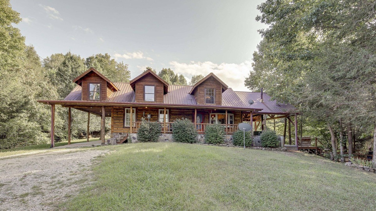 Whitley City Cabin | Peaceful Whitley City Cabin on 10 Wooded Acres!
