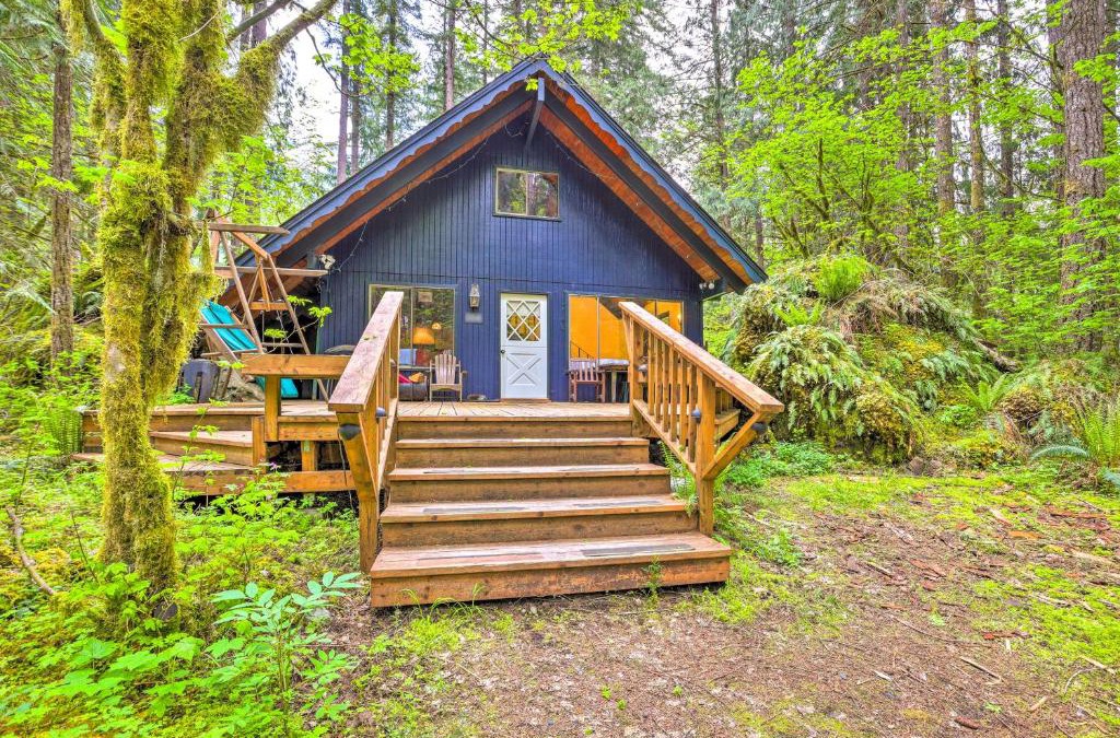 Glacier House | Peaceful Wooded Cabin By Mt Baker Ski Area!