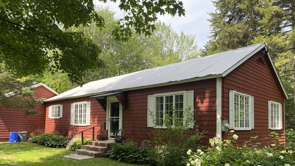 Woodgate House | Peaceful wooded cabin - 5 minutes from Adirondack state park